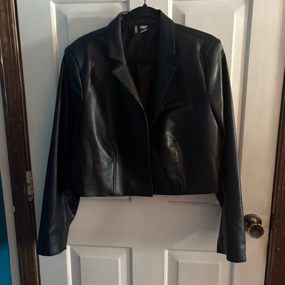 H&M Divided Coated Cropped Jacket - Picture 2 of 8